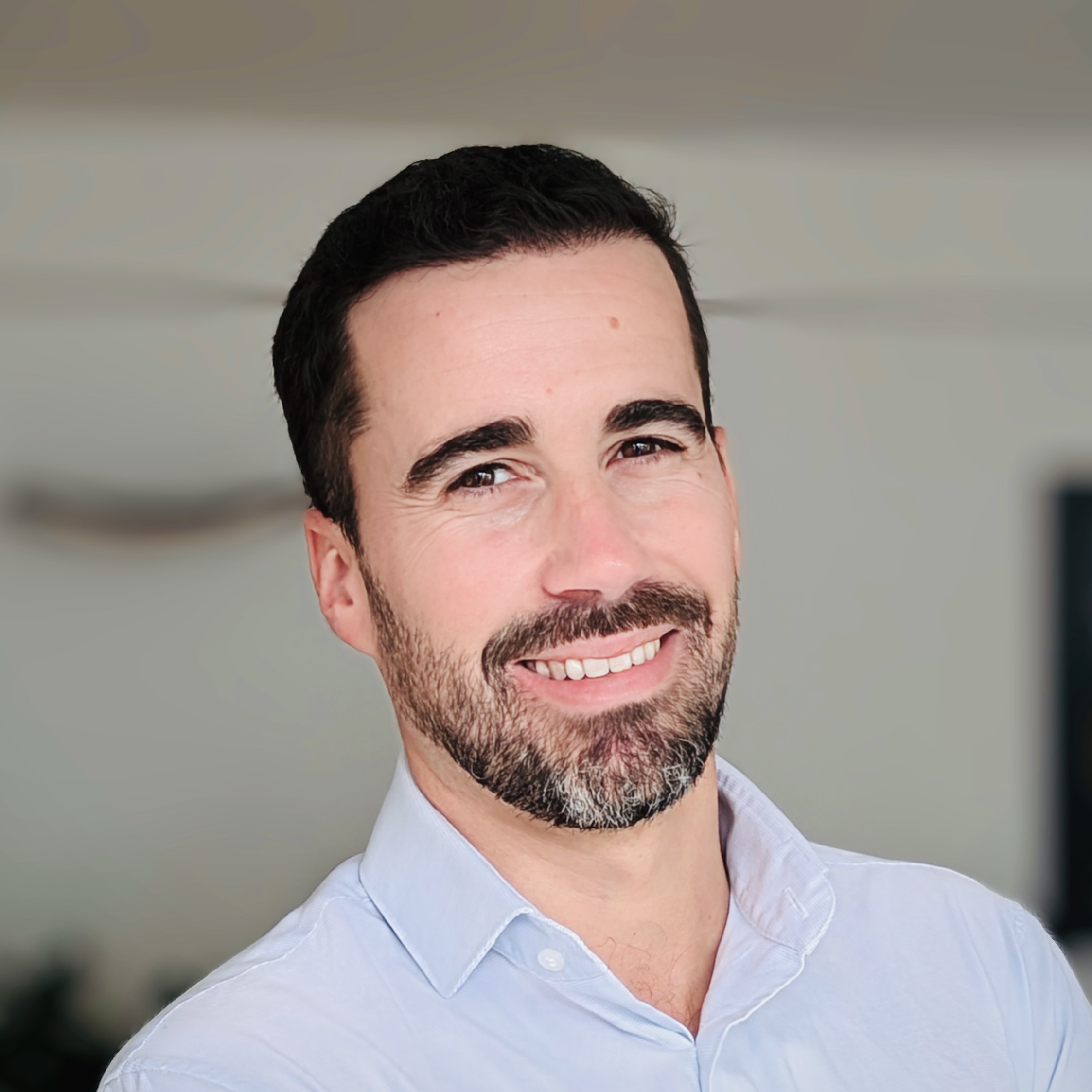 Dr. Julio Lahoz - Data & AI Consultant